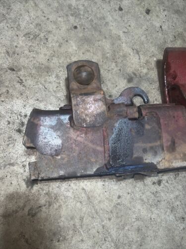 Farmall 706 row crop Tractor fasthitch main 2pt hitch RIGHT R complete pocket