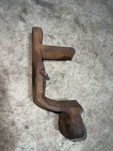1988 Case IH 485 Diesel Tractor Steering Cylinder Bracket