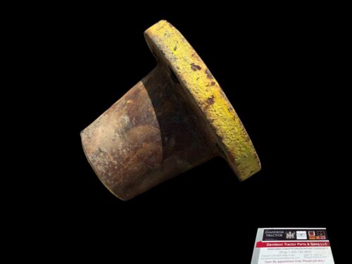 JOHN DEERE 60 620 70 720 730 3010 4010 REAR WHEEL SLEEVE WEDGE R32224R A4386R