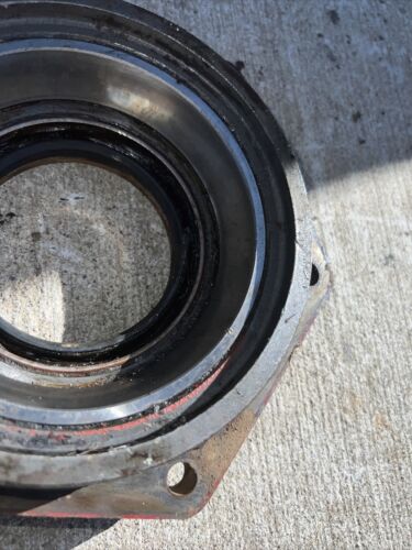 IH Farmall 706 806 Rear Axle Oil Seal Housing Cover 380226R1  Antique Tractor
