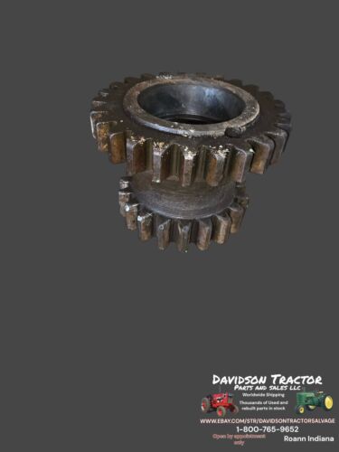 USED JOHN DEERE UNSTYLED A TRACTOR 19 & 25 TOOTH COUNTERSHAFT IDLER GEAR A1578R