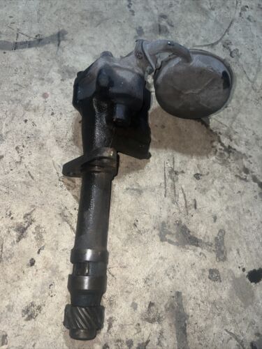 FARMALL 300 ENGINE OIL PUMP Antique Tractor