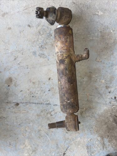 International Farmall 444 IH tractor Right powersteering power steering cylinder