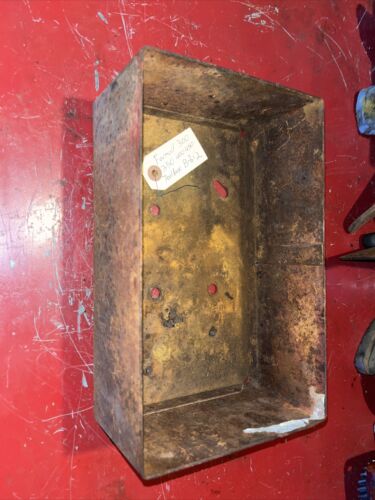 IH Farmall INTERNATIONAL 300 350 400 450 TOOLBOX ON TOP OF TORQUE  GOOD SHAPE