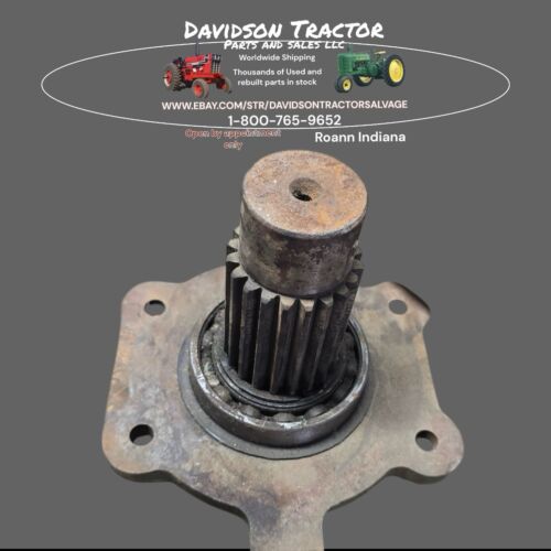 John Deere R38122 Steering Gear Shaft Spindle