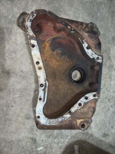 International 300 350 Utility Tractor engine motor front cover panel ) cap