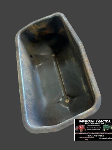 John Deere 620 630 Used Original valve cover AA6564R