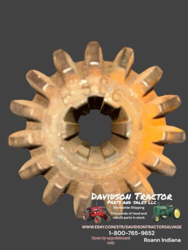 John Deere Unstyled B US B PTO Gear B586R Antique Tractor