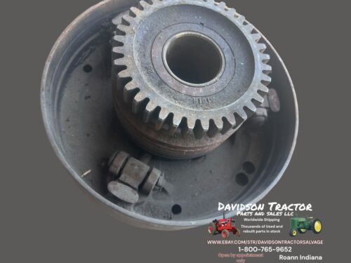 USED JOHN DEERE A TRACTOR BELT PULLEY CLUTCH ASSEMBLY A1864R