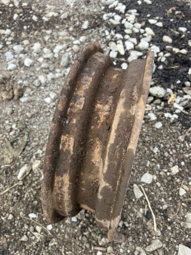 IHC Farmall M-450 Front Rim Antique Tractor