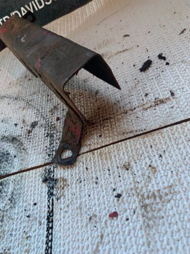 FARMALL   300   Hydraulic steel line cover