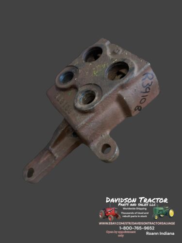 John Deere RH Breakaway Coupler R39109