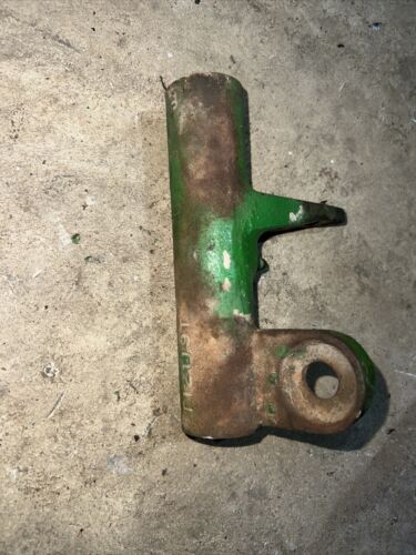 LH BRAKE HOUSING LEVER - JOHN DEERE 2010 Utility T12119