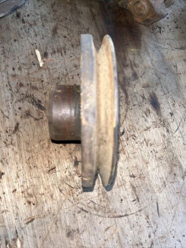 International 504 diesel Utility Tractor engine motor crankshaft crank pulley