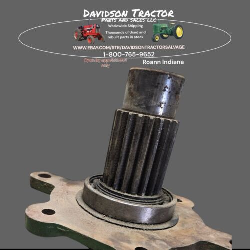 John Deere R38122 Steering Gear Shaft Spindle