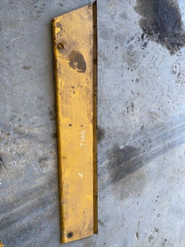 International 444 utility tractor orig IHC good engine front left side cov panel