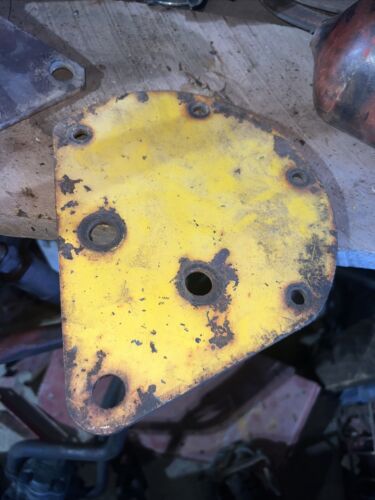 IH Farmall Cub Low Boy Fender Bracket