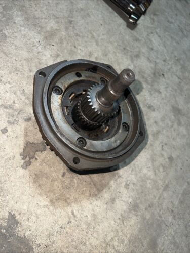 NEW TRANS DRIVE GEAR w/ HOUSING FOR INTERNATIONAL SUPER MTA 361288R4