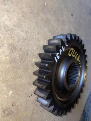 I.H./FARMALL 1586 Side Output Gear 67329C1