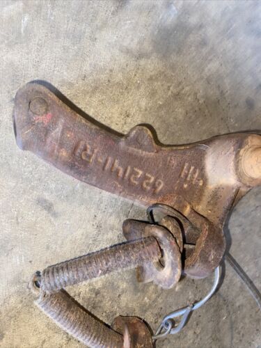 IH 622142R1 SIDE DRESSER / PLANTER KICK OUT ROD w/DRIVE PAWL FARMALL SC 200 230