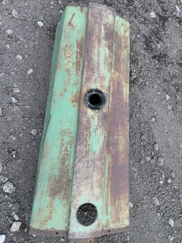 John Deere 620 Standard Hood Antique Tractor