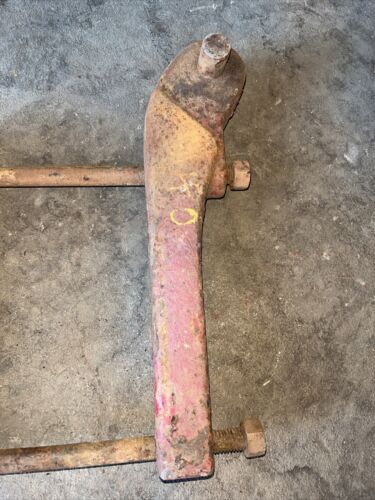 IH Farmall 340 Drawbar clamp bracket Antique tractor 373037-R1