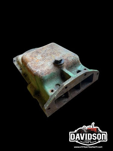 JOHN DEERE 2010 CRAWLER DOZER TRACTOR. ENGINE OIL PAN T15017T