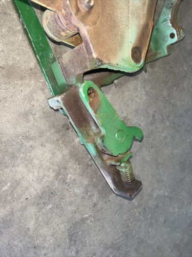 R27586R John Deere 3010 Handles w/Guide