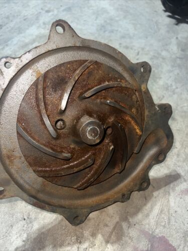 NOS WATER PUMP FITS INTERNATIONAL 966 1466 4166 7488 7288 675806C2 677856C2