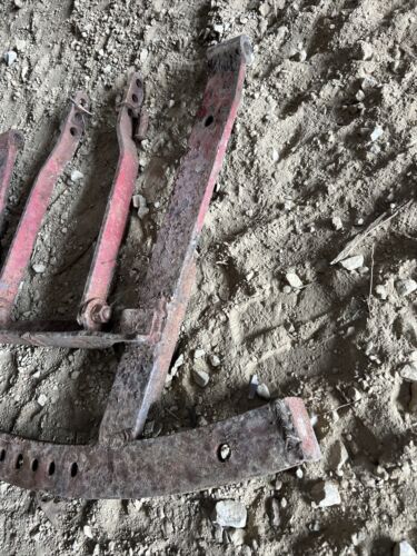 International 560 Wheetland Drawbar Antique Tractor