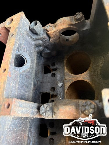 Farmall cub IH cast Engine block 251341R2 Antique Tractor