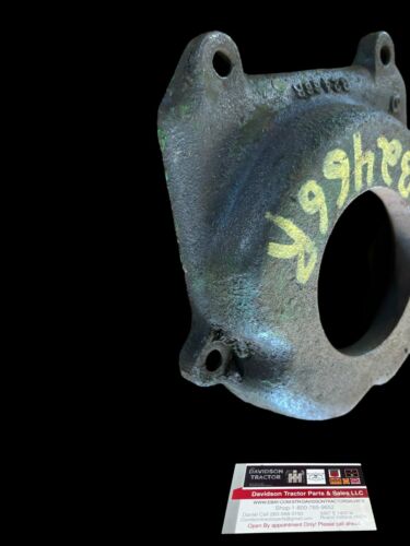 JOHN DEERE LATE B. CRANKSHAFT END COVER B2466R WITH PACKING OIL SPACER.