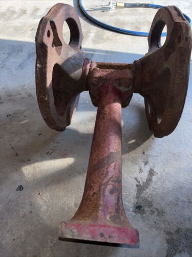 Farmall IH C tractor main front end pedestal & hubs & cap hub cap