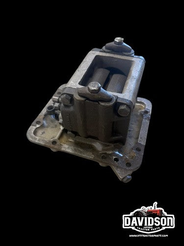 Ford 8N tractor Good Used hydraulic belly pump w / cover panel 8N605