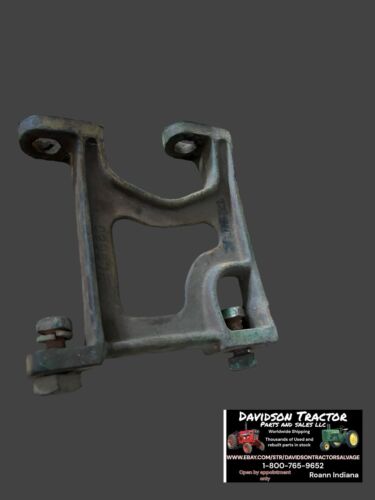 JOHN DEERE STYLED D FENDER BRACKET D2967R ORIGINAL