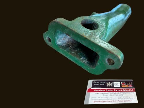 John Deere 620 630 Lower Water Pipe Casting A5651R