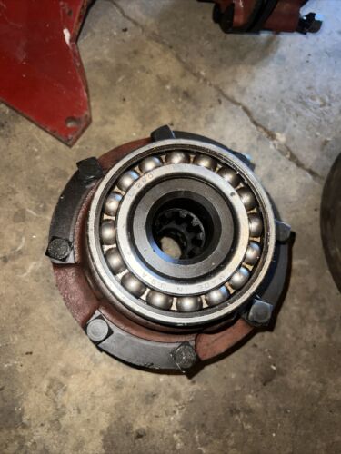 Farmall Hub Differential for M series W6 400/450/560/IH 660 Tractors (357030R1)