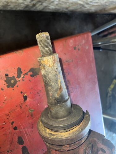 Farmall M Early SM Tractor front pedestal spindle shafts for hubs 6719DD