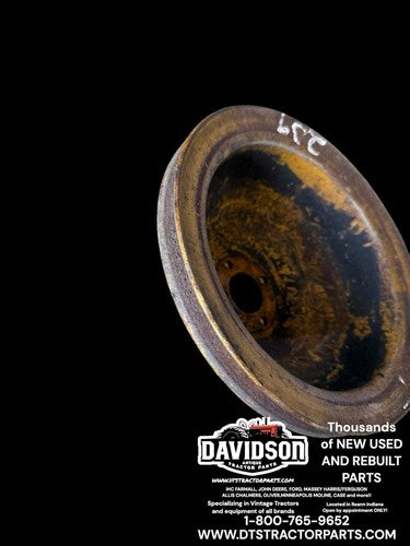 International 574 674 2500 A,B TD8E 125 E D239 Fan Pulley Antique Tractor