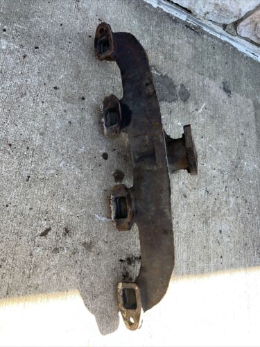 International Harvester 128656R1 Manifold