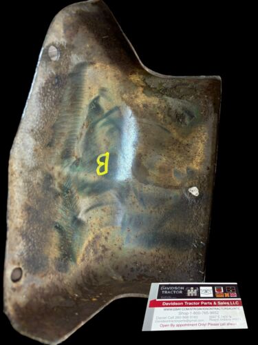 JOHN DEERE Late Model  B NOSE CONE GREAT SHAPE!