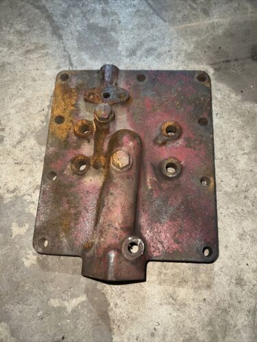 VINTAGE  FARMALL 460 GAS  TRACTOR- HYDRAULIC PUMP MOUNT PLATE-1959