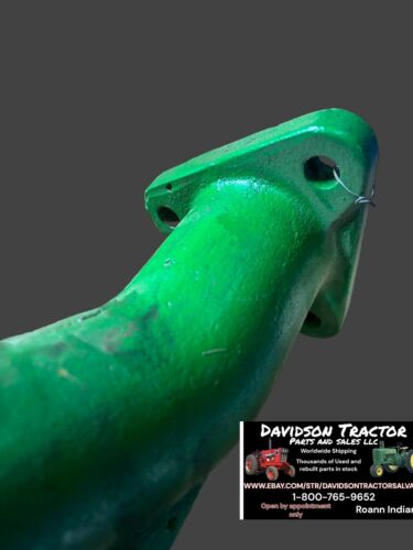 D2966R John Deere D Upper Water Pipe Fanshaft Mount Fits SN 143,800 and up Nice!