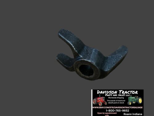 R464R John Deere Injector Nozzle Clamp For R, 70, 80, 720, 820, 730, 830, 840