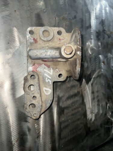 International 715 Diesel Combine Oil Filter Housing