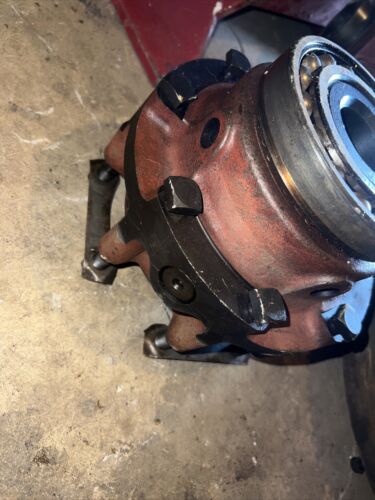 Farmall Hub Differential for M series W6 400/450/560/IH 660 Tractors (357030R1)