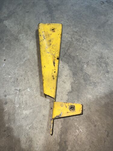 IHC Farmall Cub Low Boy 154 bracket Antique Tractor