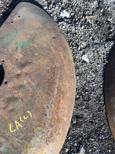 USED JOHN DEERE LA TRACTOR LH FENDER AL2772R