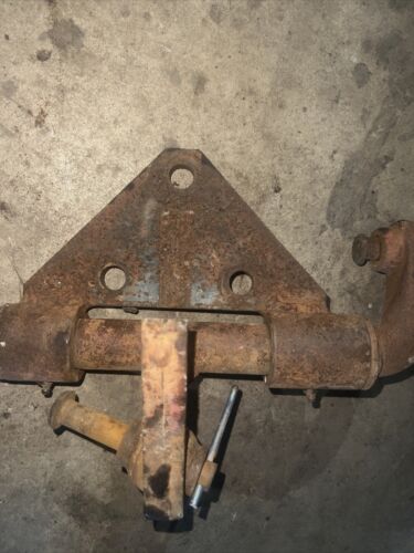 International 300 utility Tractor IH 2pt fast hitch main anchor mount bracket