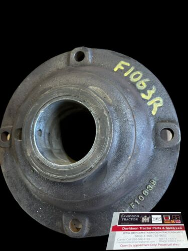 John Deere  F1063R RH Main Bearing w Bushing Housing G Tractor